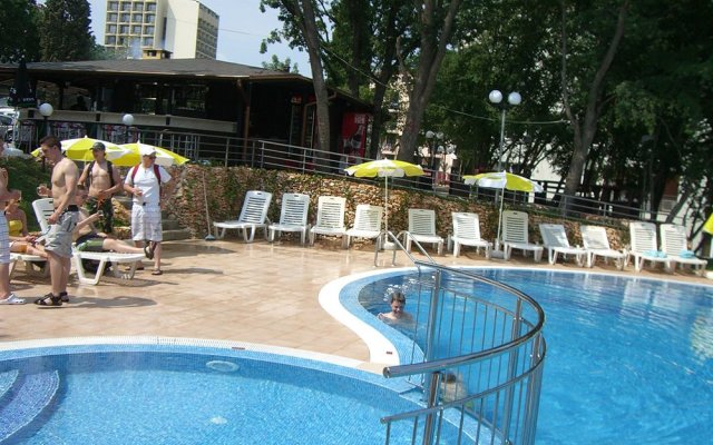 Aquamarine Apartments