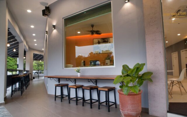 Big Orange Hotel