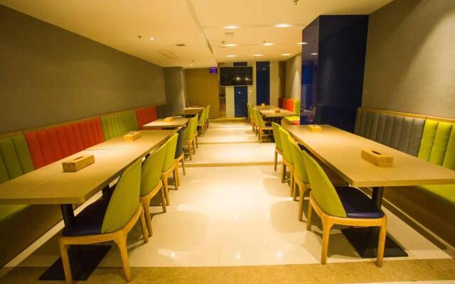 Starway Hotel Xinyi Nanjing Road