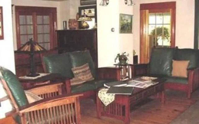 Alps Boulder Canyon Inn