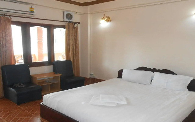 Vanhmaly Hotel
