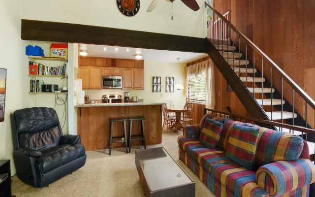 Enjoy Forest Views Retreat at Kingswood Village!