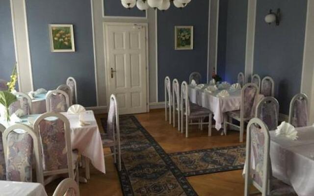 Pałac w Witosławiu ośrodek apifitoterapii "APIHERBA"