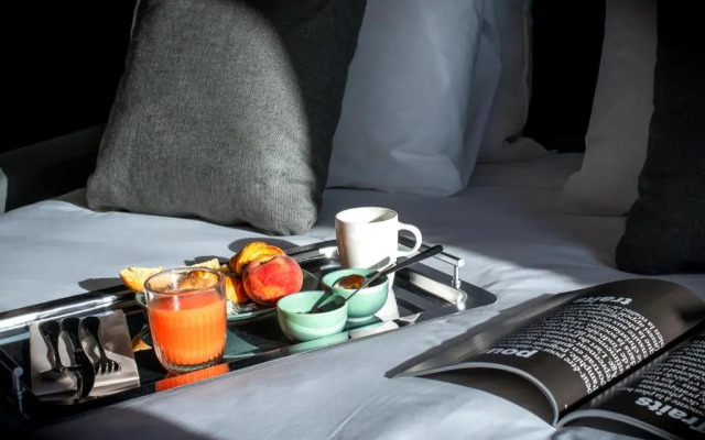 Tribe Paris La Defense Esplanade