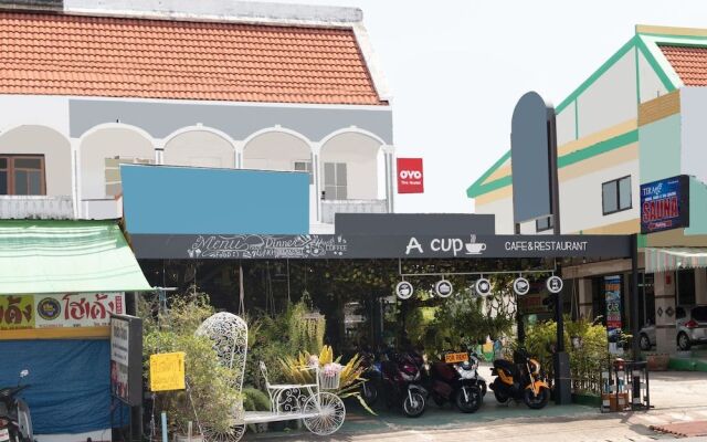 OYO 617 Tira Hostel chalong Phuket