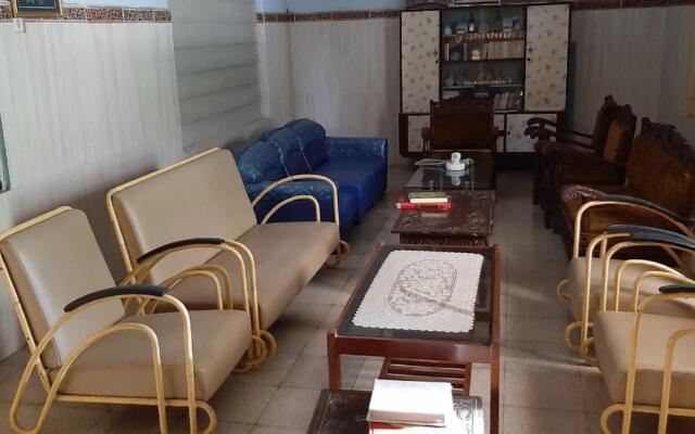 Ndalem Pakdhe Homestay
