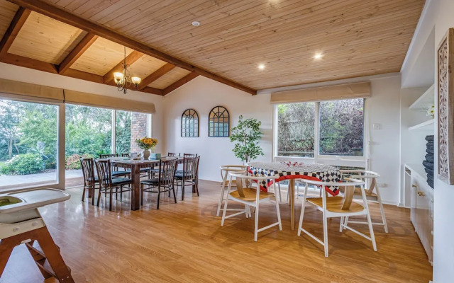 StayAU Stunning Villa near Wildlife Park
