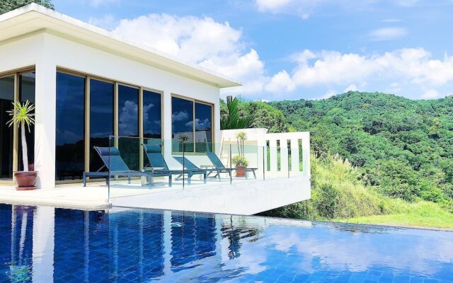 "hilltop Wow 4br Seaview Pool Villa at Naithon Beach"