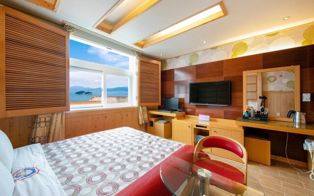 Yeosu King Pension Tel