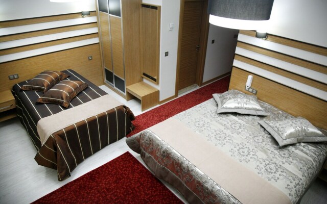 Quars Garden Hotel