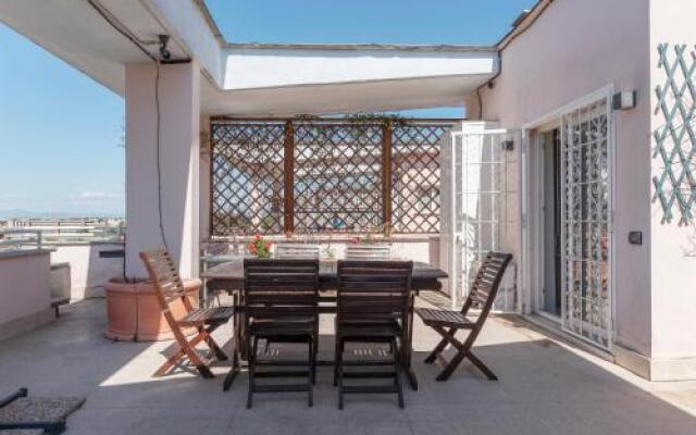 Piazza Bologna Terrace Apartment With Parking