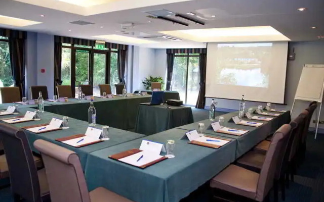 Best Western Frensham Pond Hotel