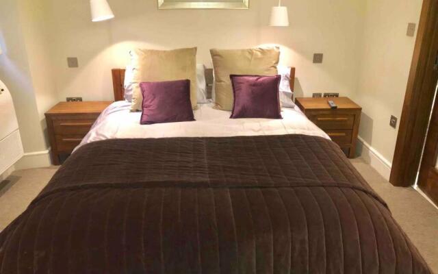 Stylish Large Cool 3 Bed 3 Bath Marylebone +Ac