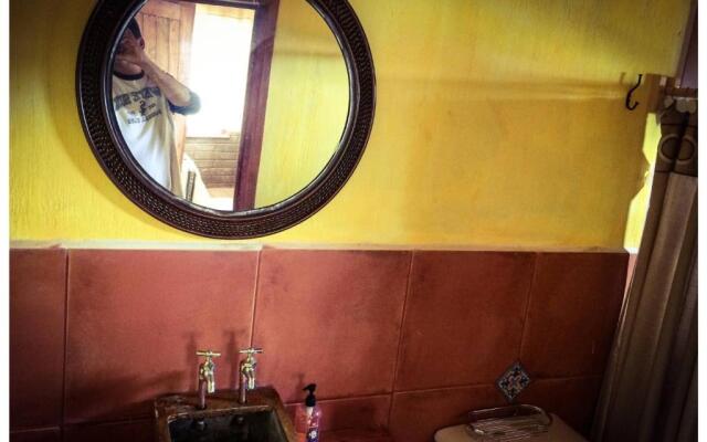 Beautiful Cabin Downtown Tapalpa Oven Mud Barbecue Grill 4 Room 12 ppl TV Wifi