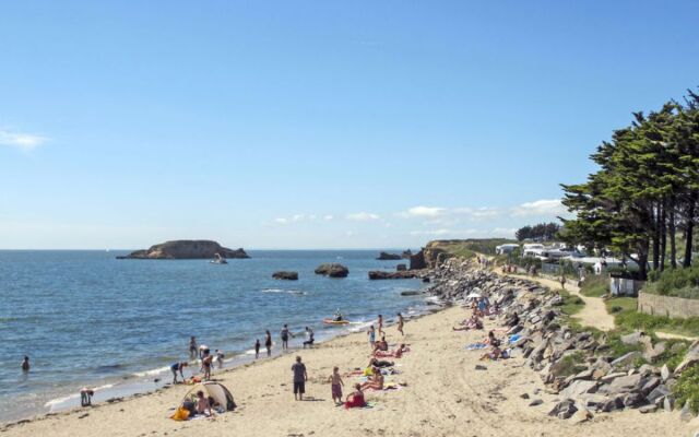 Les Petites Iles (PEI300)