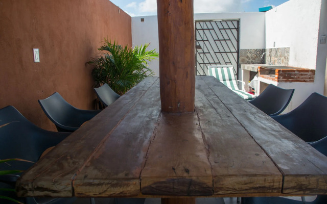 Papaya Apartment by Andiani