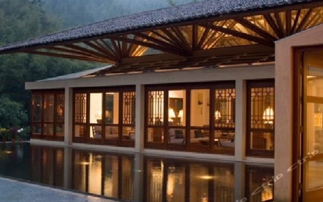 Crosswaters Ecolodge & Spa