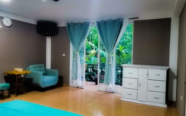 Zoila's Suite Escape