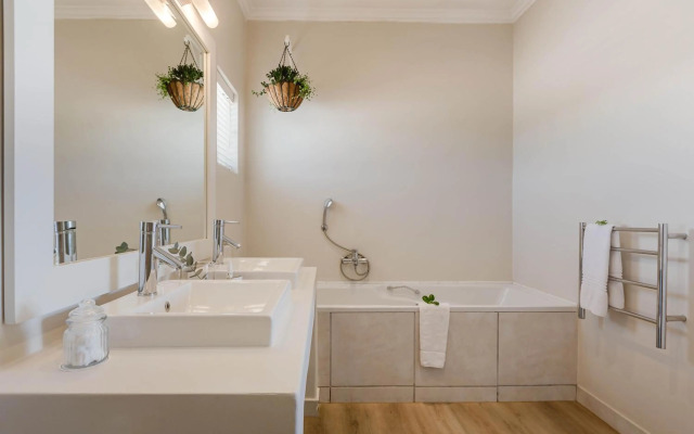 Robberg Beach Lodge - Lion Roars Hotels & Lodges