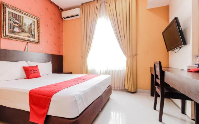 RedDoorz Near Pasar Pagi Cirebon
