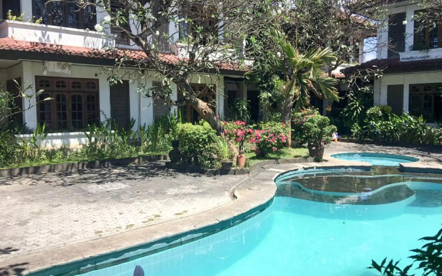 Sari Bali Resort