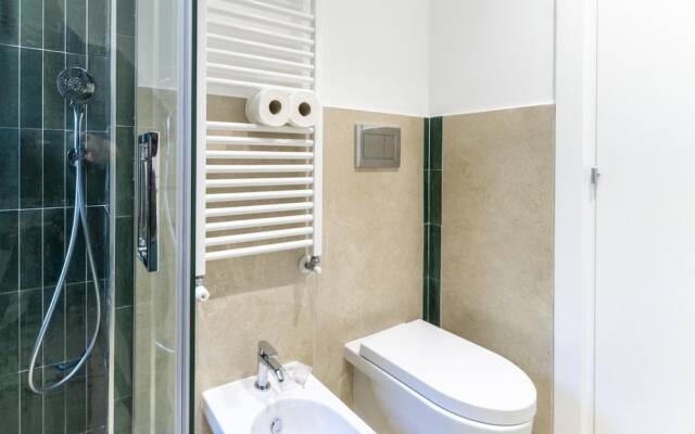 Piazza San Luigi 9 in Naples