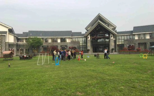 Mingzhu Lake Resort