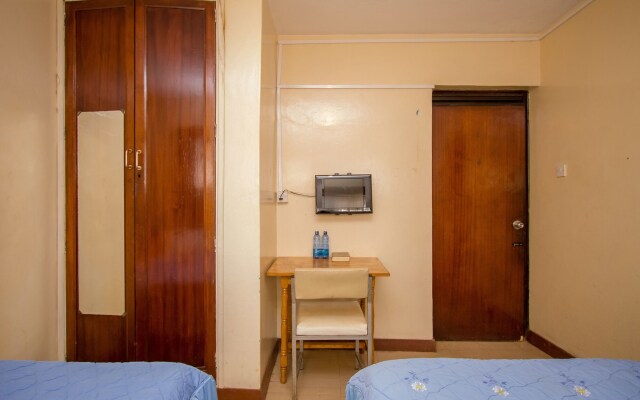 Meru Safari Hotel