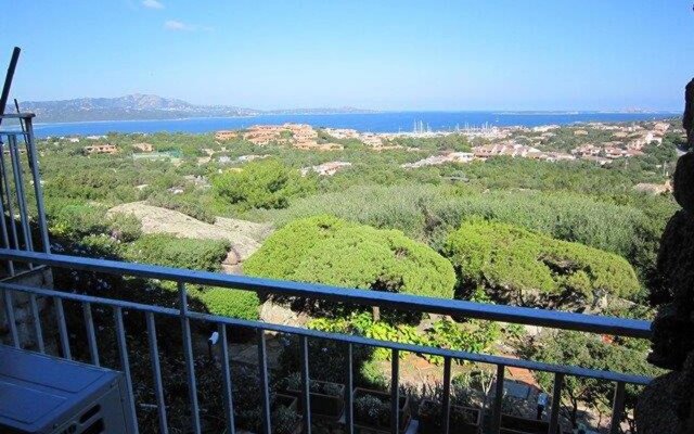 Apartment With 2 Bedrooms in Porto Rotondo, With Wonderful sea View -