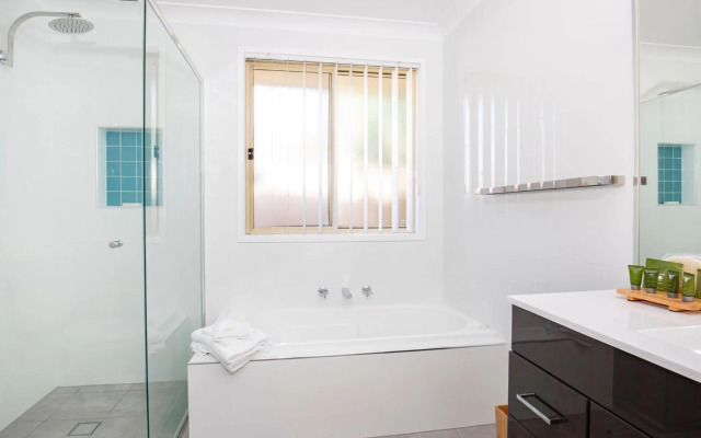 Coastaway I Pet Friendly I 3 Min Walk to Beach