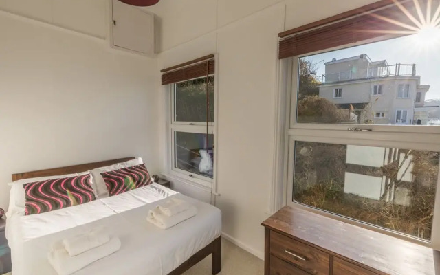 Waters Edge Apartment at Beach House