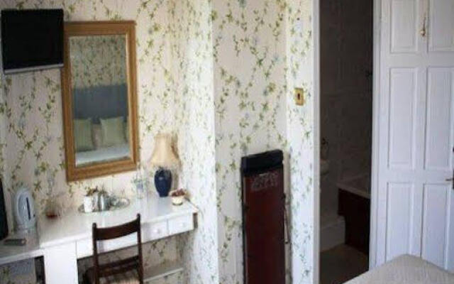 Woodlands Country House