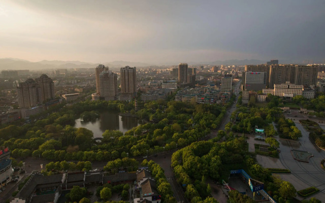 Yiwu Yimei Plaza Hotel