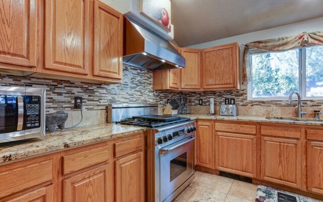 Larkspur Trail 3 Bedroom Home by RedAwning