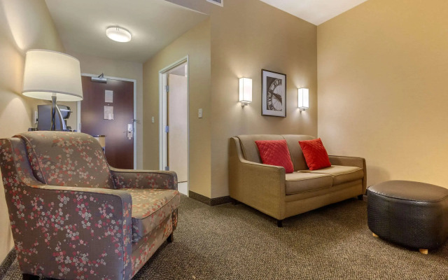 Cambria Hotel Denver International Airport
