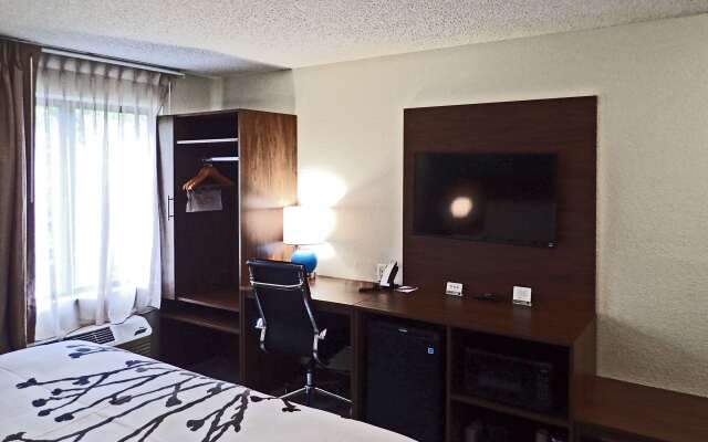 Sleep Inn & Suites California MD