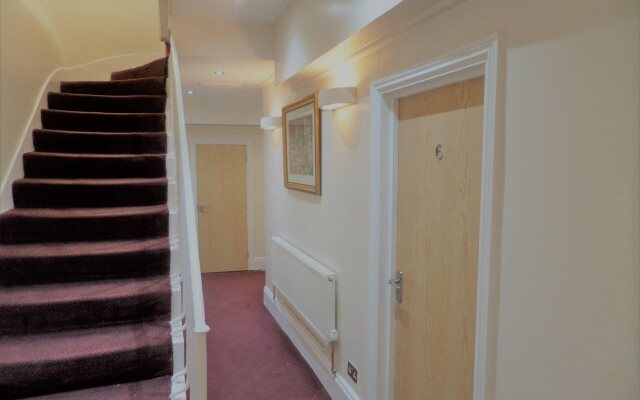 Lancaster Court Hotel