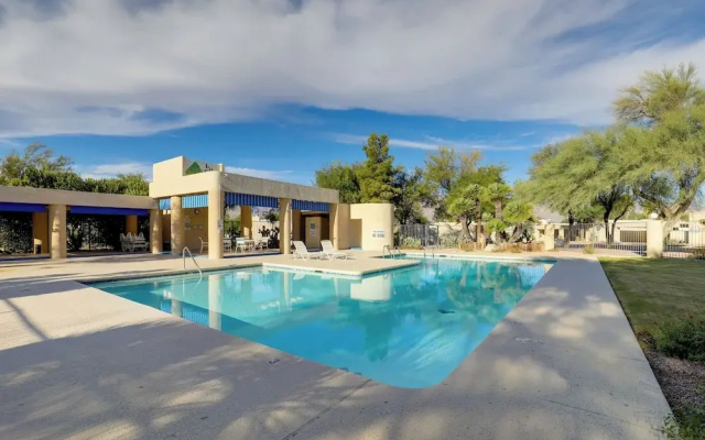 Sunny Tucson Townhome w/ Patio & Mountain Views!