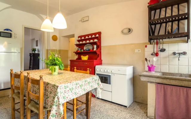 Farmhouse in Bacchereto Near Wine Region