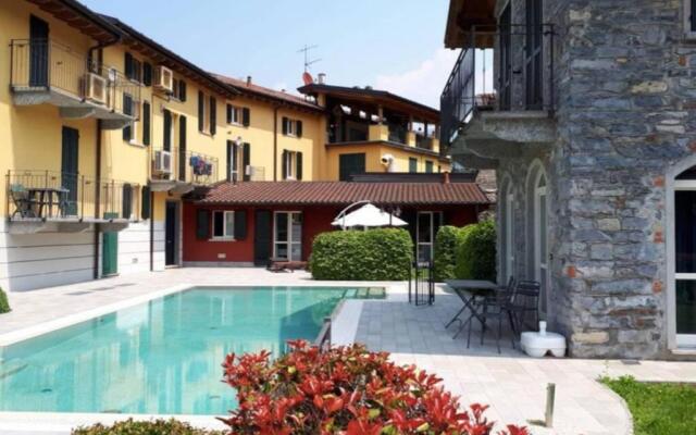 Casa Bellagio Beach: Pool, 100m Lake & near City