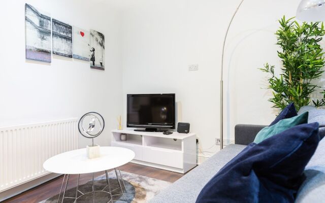 Chic Three Bed Shoreditch Gem Sleeps 8 A1