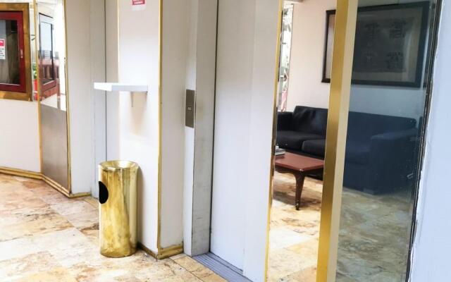 Epiqus Hotel