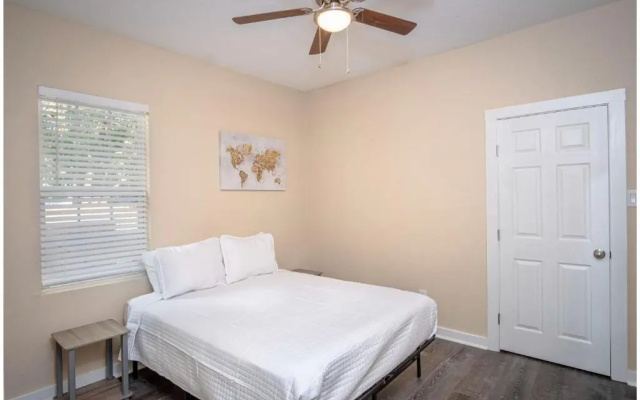 3BR2BA Remodeled House Near Downtown