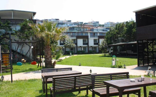 Mad Sea Hotel