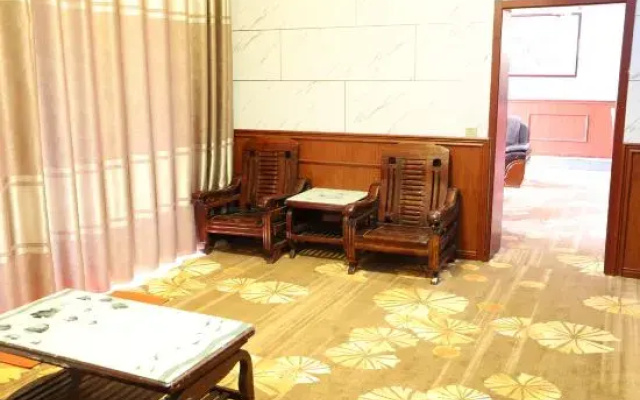 Chunlan Business Hotel