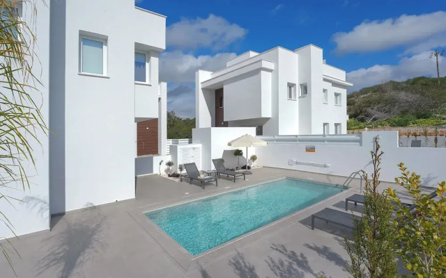 Sun & Moon Luxury 4-bedroom Villa