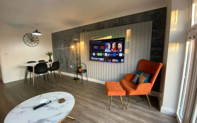 Host Stay Bluebell Close
