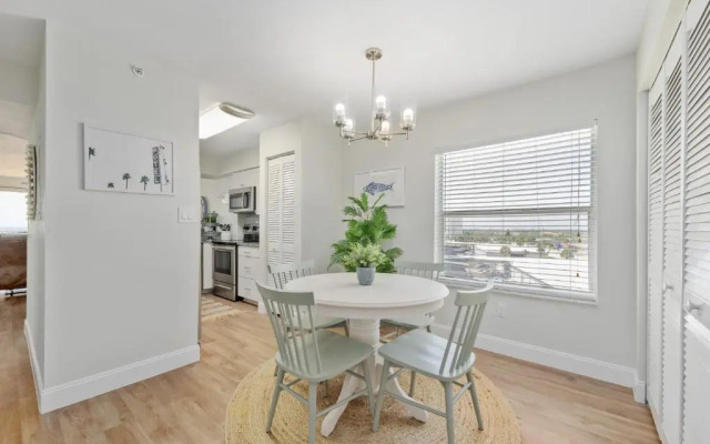 Sea Winds 501 - Corner Breeze