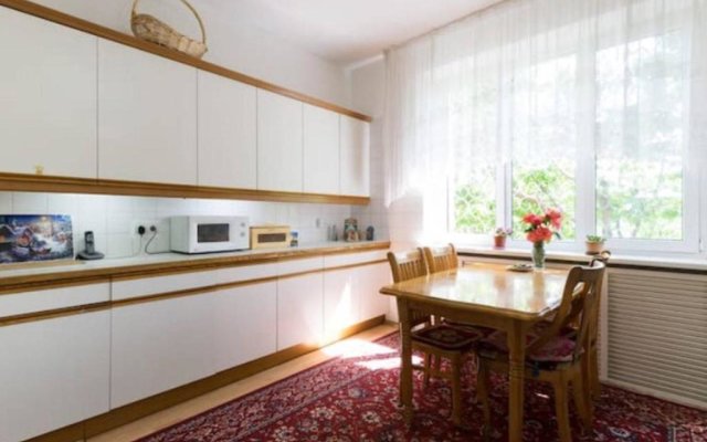 Guest House On Maksimova 9