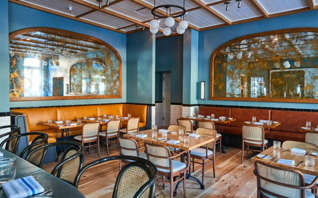 The Drayton Hotel Savannah, Curio Collection by Hilton